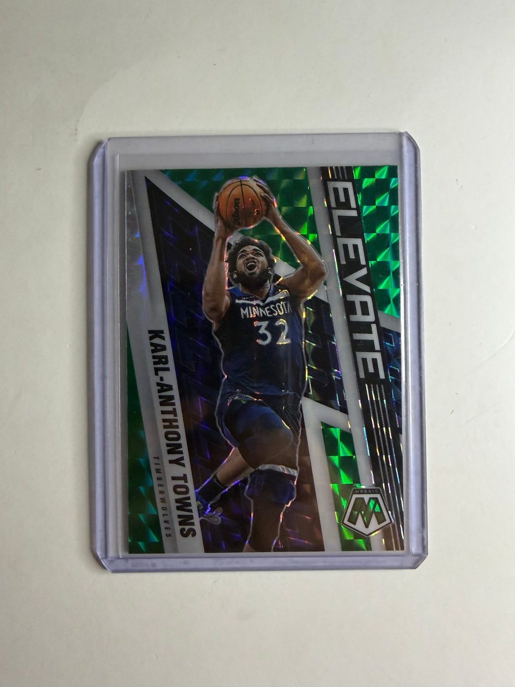 2021-22 Panini Mosaic Elevate Green Parallel Karl-Anthony Towns